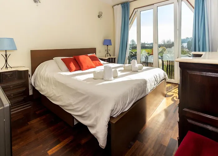 Guest H4U - Villa Garden & Pool