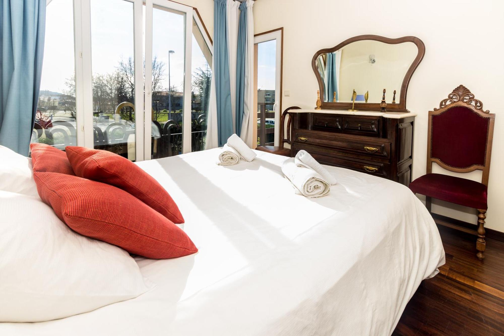 Guest H4u - Garden & Pool Holiday home Povoa de Varzim