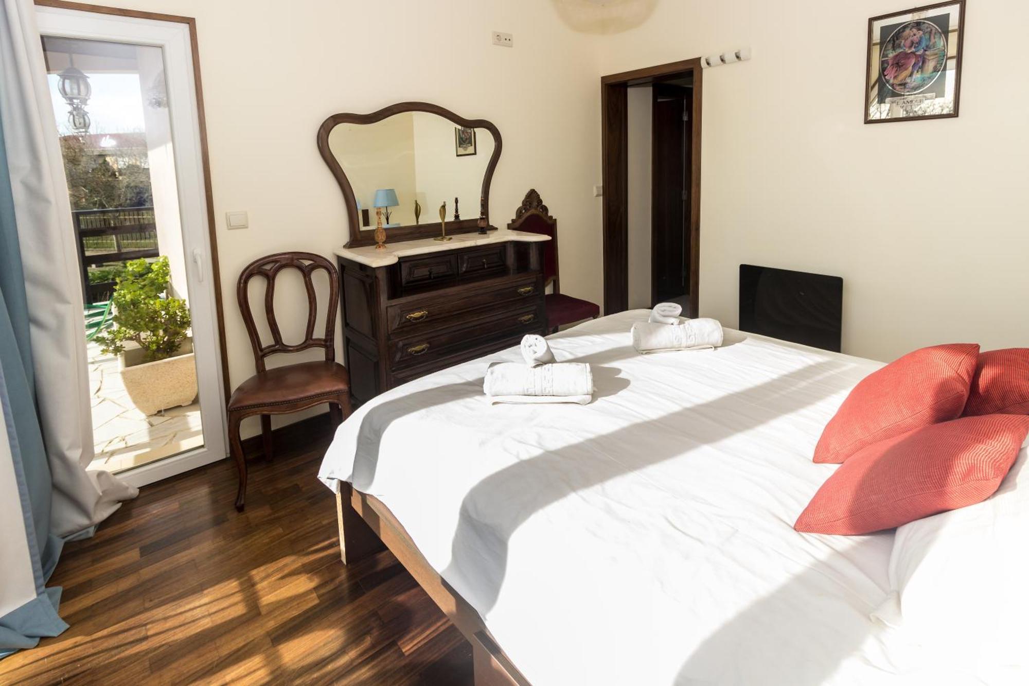 Guest H4u - Garden & Pool Holiday home Povoa de Varzim
