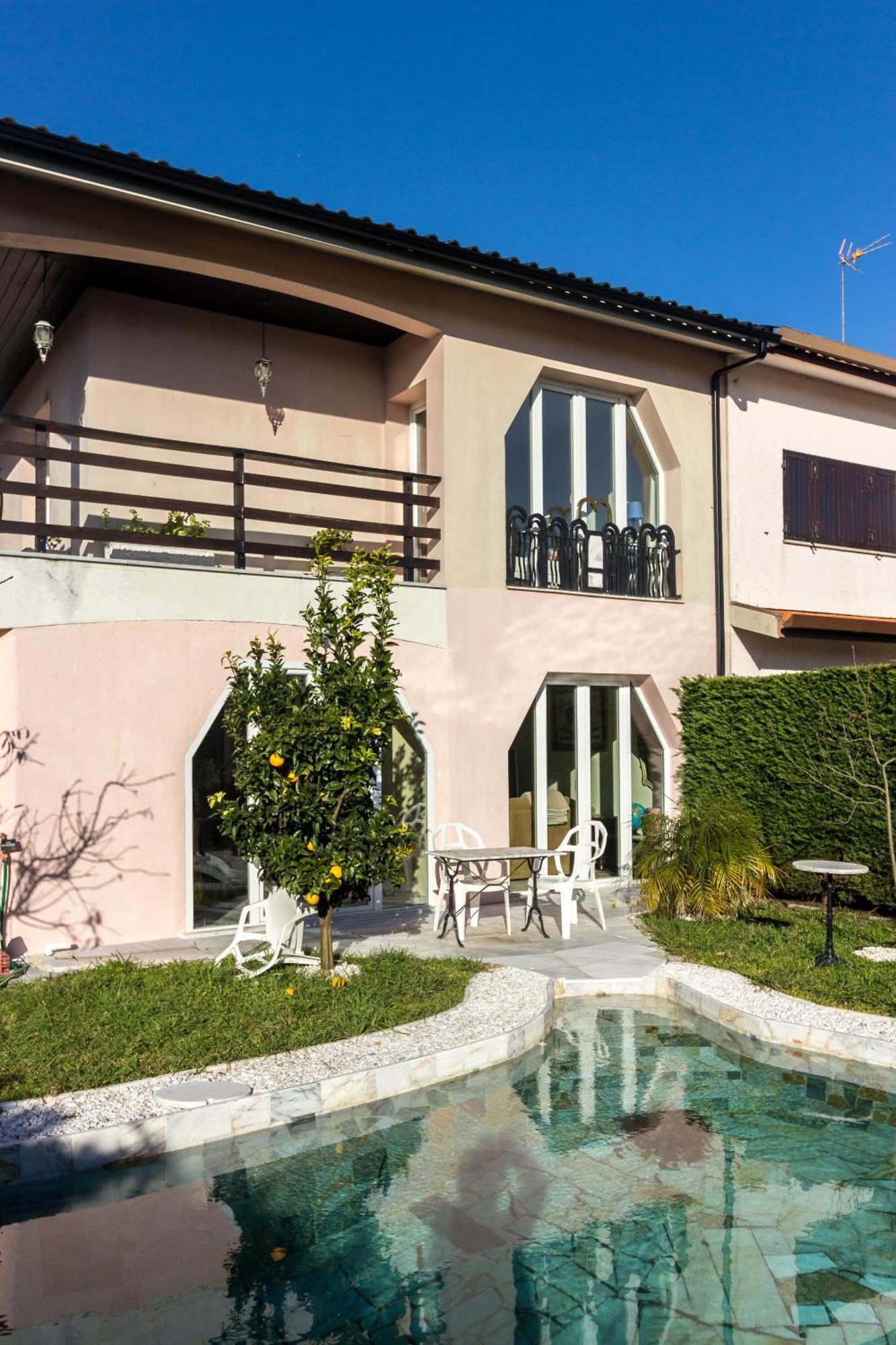 Guest H4u - Garden & Pool Holiday home *